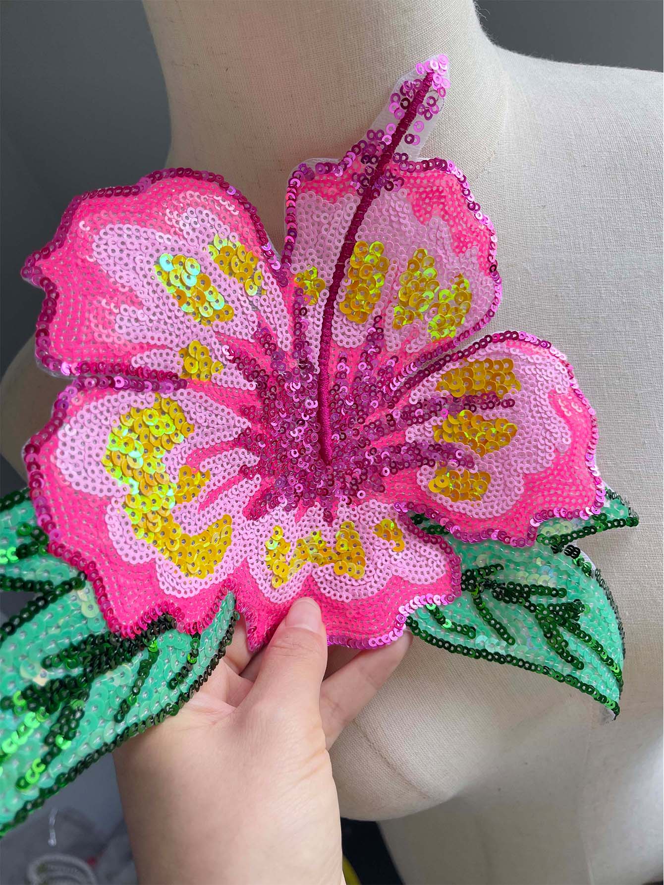 1 Piece 26CM Shining Pink Sequ - مراجعة Applique Patch Flower وسعره